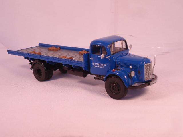 PremiumX - Mercedes Truck with Mercedes Racing Car - Ltd Edt - 1/500 - #12455