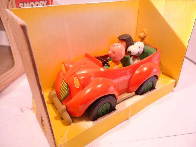 AVIVA - Snoopy - the Family car - #710 - 1975