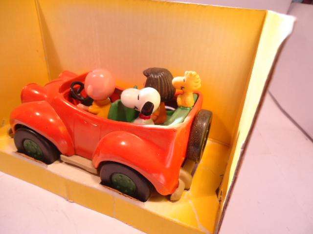 AVIVA - Snoopy - the Family car - #710 - 1975