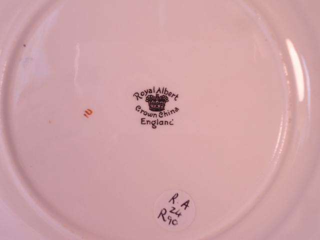 Royal Albert Bone China - 'Regina' - Single Round Cake Plate with Stand