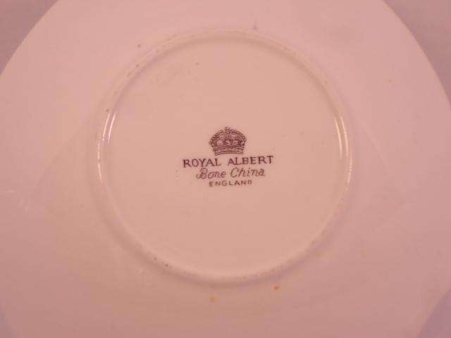 Royal Albert Bone China - 'Susie Cooper 'Azalea' - Single Sweet Bowl with Stand