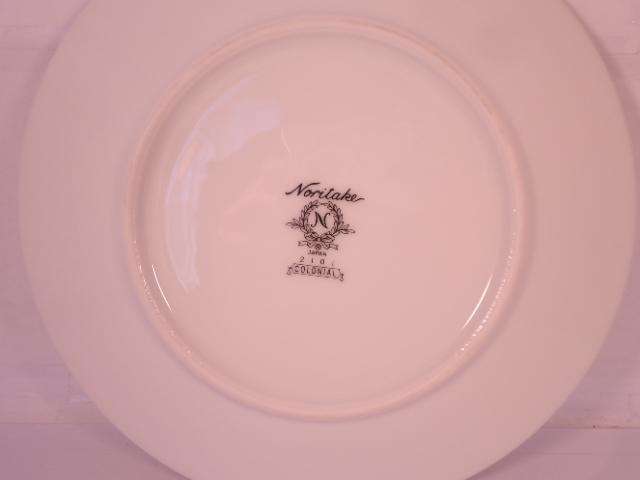 Noritake 2101 Colonial Bone China - 18pc Tea Set - Made in England
