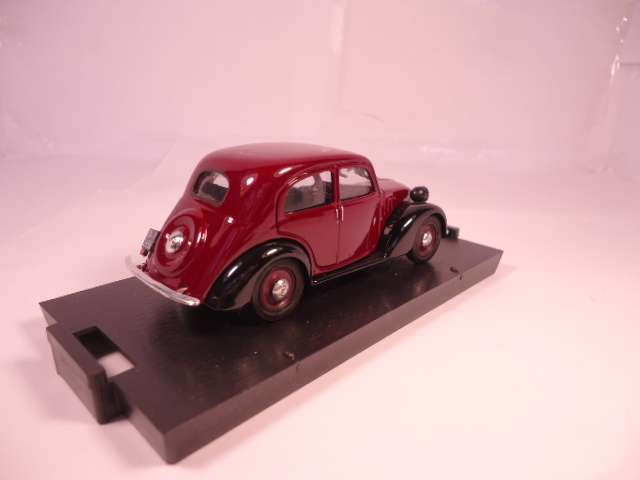 Brumm - 1949 Fiat 1100 - #R065-02