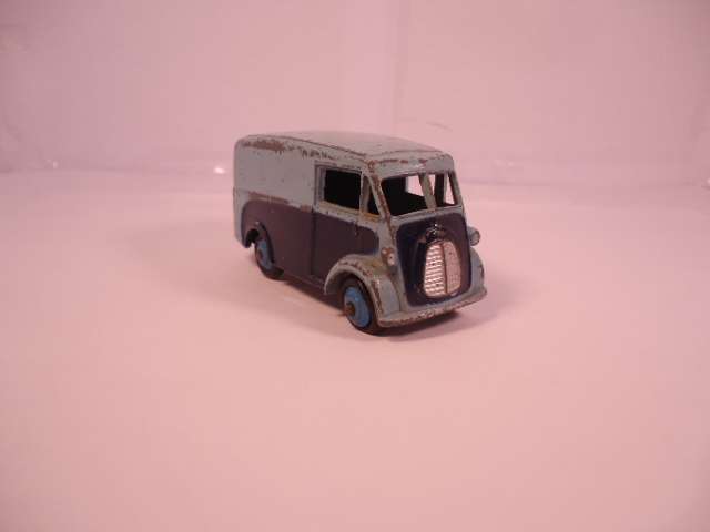 Dinky - Morris Capstan Van - # 465