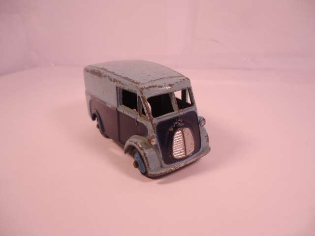 Dinky - Morris Capstan Van - # 465