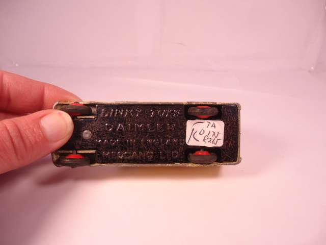 Dinky - Daimler Ambulance - #30h