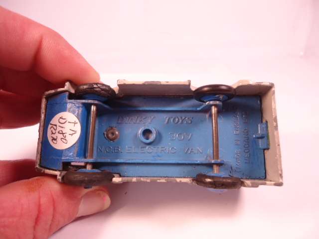 Dinky - Electric Dairy Van - #30v