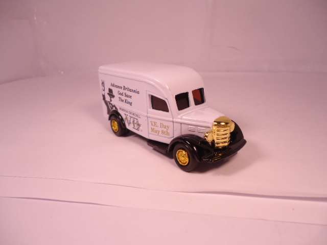 Oxford - Bedford Van - V.E. Day - Advance Britannia - No 3333 of 4000 - #BED020