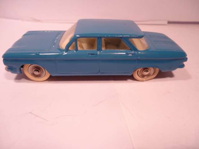 French Dinky Toys - Chevrolet Corvair - # 552 - Code 3