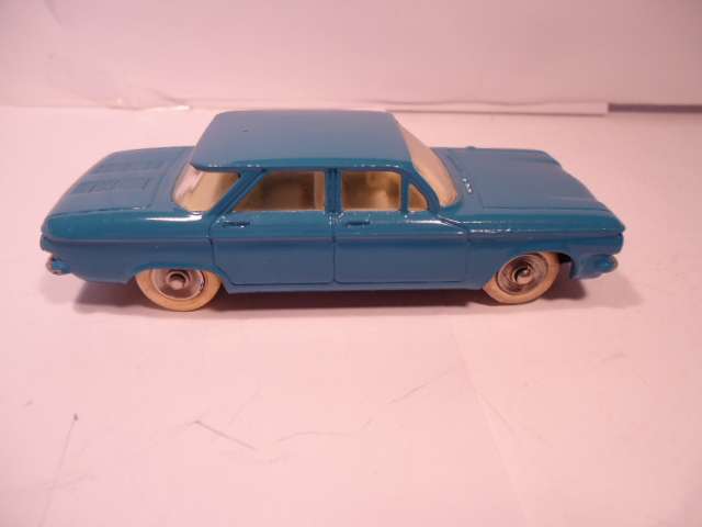 French Dinky Toys - Chevrolet Corvair - # 552 - Code 3