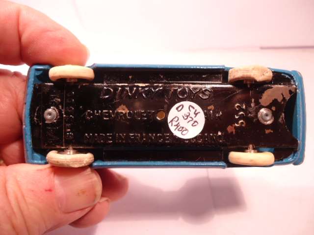 French Dinky Toys - Chevrolet Corvair - # 552 - Code 3