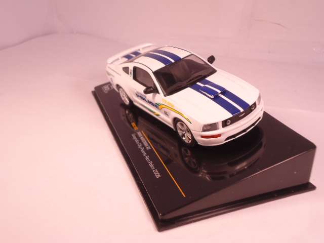 Ixo - Ford Mustang GT - Guaynabo City Puerto Rico Police 2006 - #MOC103