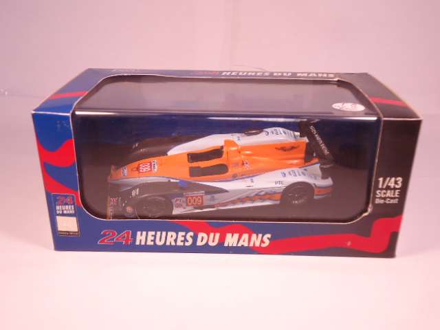 Ixo - Aston Martin AMR-ONE #009 - LeMans 2011 - H.Primat + A.Fernandez + A.Meyrick - #LMM209