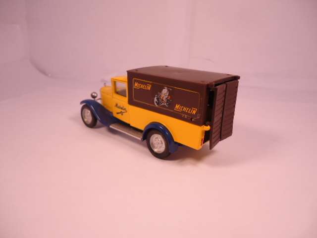 Solido - 1930 Citroen C4F - Michelin