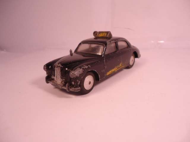 Corgi - Riley Pathfinder - Police Car - #209