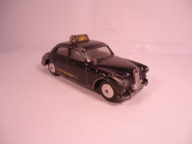 Corgi - Riley Pathfinder - Police Car - #209