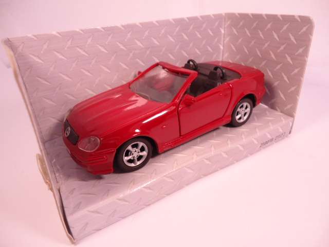 Maisto - Lot of 2 Models