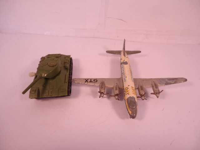 CIJ/Arco - Lot of 2 Models