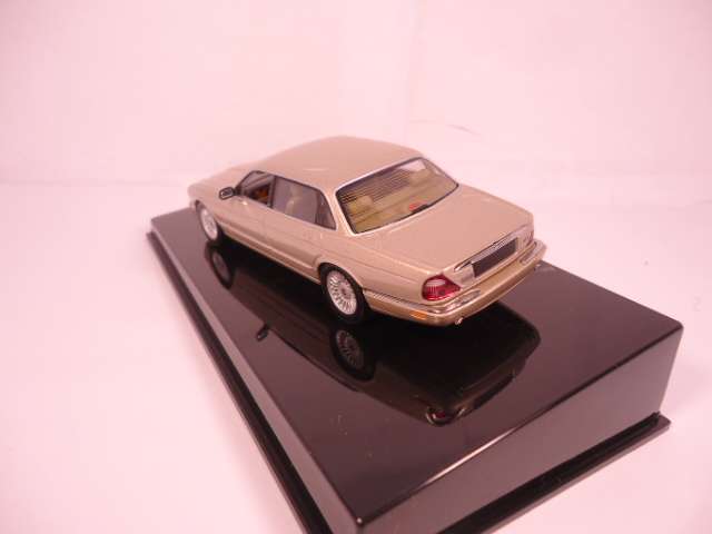 Autoart - Jaguar XJ8 - #53573