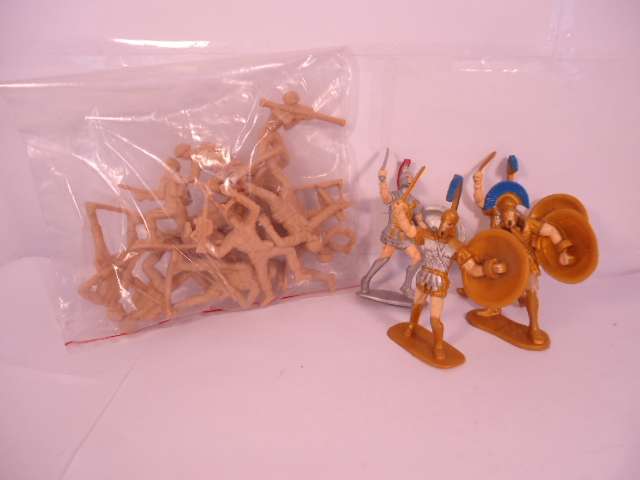 Hasbro - Lot of 17 Figurines
