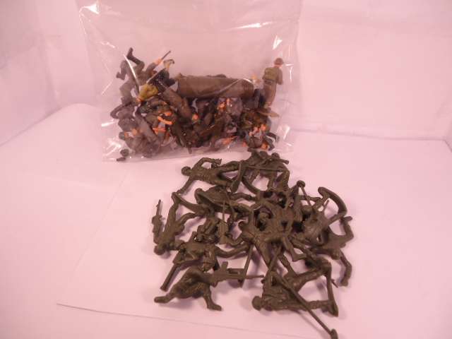Hasbro - Lot of 38 Army Figurines