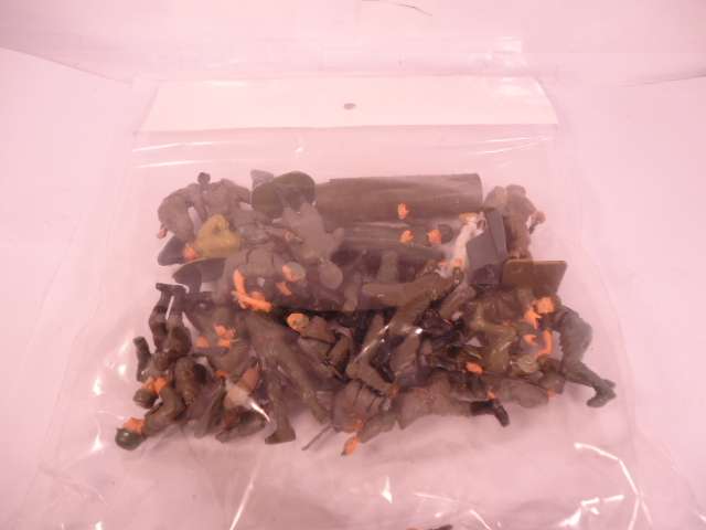 Hasbro - Lot of 38 Army Figurines