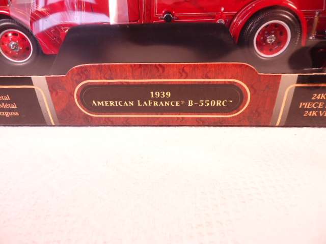 Road Signature - 1939 American LaFrance B -550RC - 24K Gold Plated Coin included - #20148