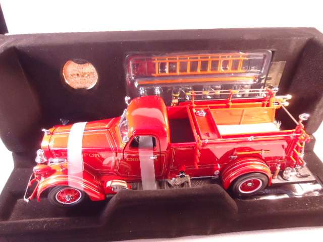 Road Signature - 1939 American LaFrance B -550RC - 24K Gold Plated Coin included - #20148