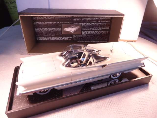 Minichamps - 1955 Lincoln Futura Concept - Limited Edition 999pcs - #107 082030