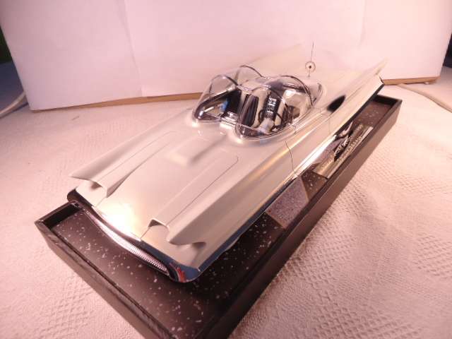 Minichamps - 1955 Lincoln Futura Concept - Limited Edition 999pcs - #107 082030