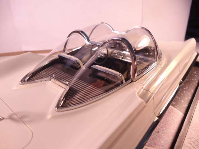 Minichamps - 1955 Lincoln Futura Concept - Limited Edition 999pcs - #107 082030