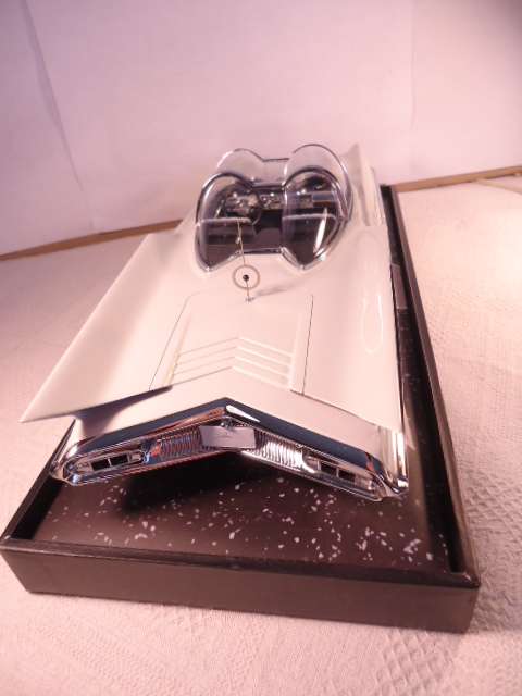 Minichamps - 1955 Lincoln Futura Concept - Limited Edition 999pcs - #107 082030
