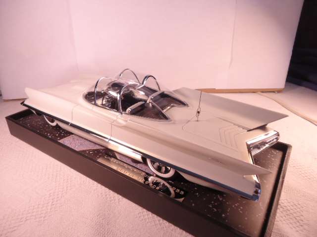 Minichamps - 1955 Lincoln Futura Concept - Limited Edition 999pcs - #107 082030