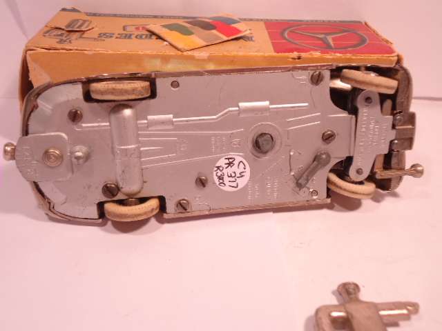 Prameta - Mercedes Benz 300 - Wind up Toy