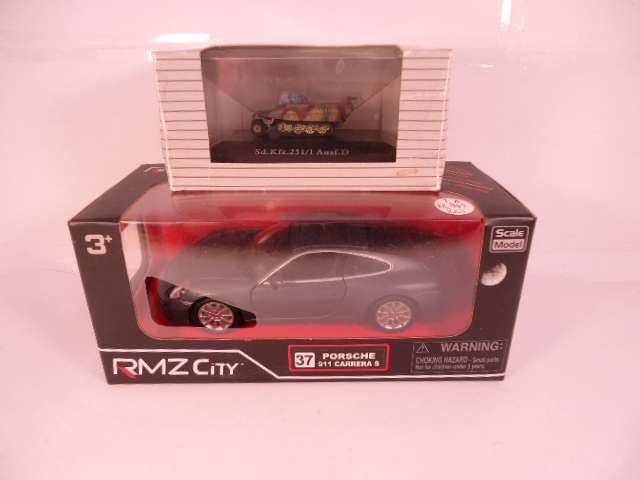 RMZ City/Trumpeter - Lot of 2 Models