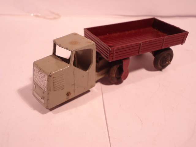 Dinky Toys - Mechanical Horse and Open Trailer - # 33w - Era 1947
