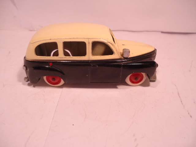 CIJ - Renault Prairie - Taxi - # 3/45