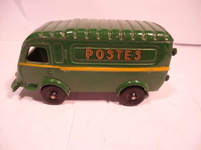 CIJ - Renault  1000KG Van - Postes - # 3/60P