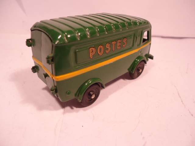 CIJ - Renault  1000KG Van - Postes - # 3/60P