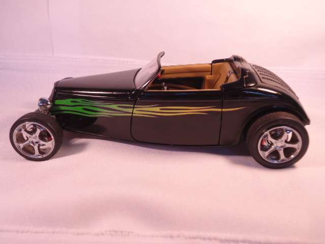Road Signature - 1933 Ford Coupe - Shyne Rodz Collection #31089/9