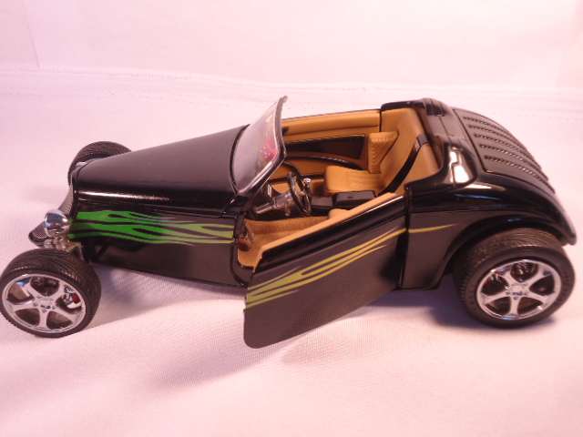 Road Signature - 1933 Ford Coupe - Shyne Rodz Collection #31089/9