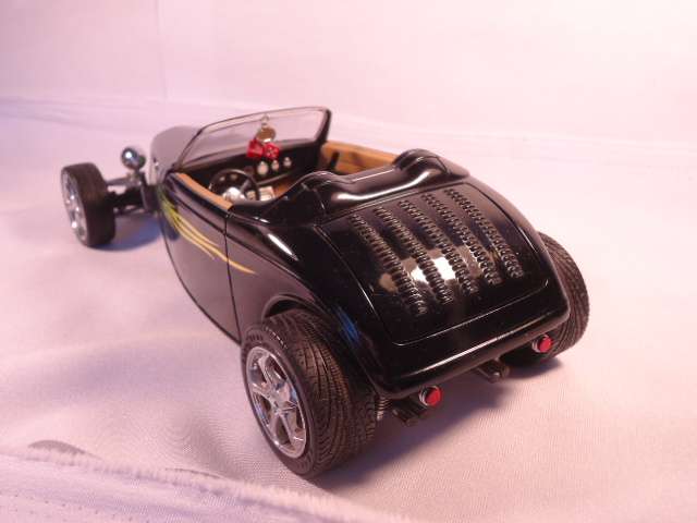 Road Signature - 1933 Ford Coupe - Shyne Rodz Collection #31089/9