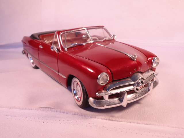 Maisto - 1949 Ford Convertible