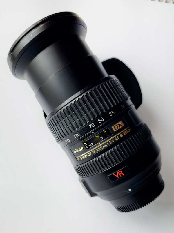 Nikon 18-200mm f/3.5-5.6 lens