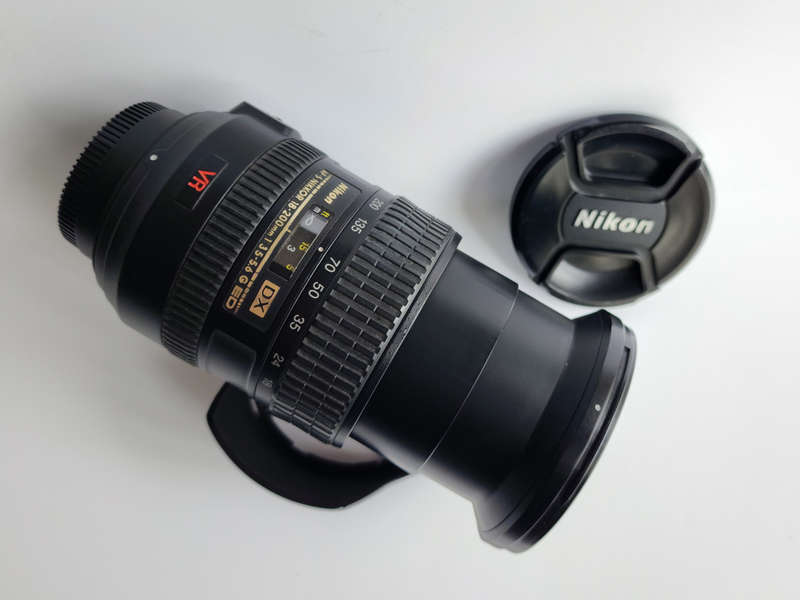 Nikon 18-200mm f/3.5-5.6 lens