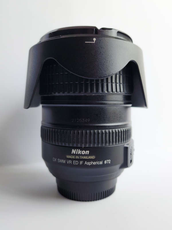 Nikon 18-200mm f/3.5-5.6 lens