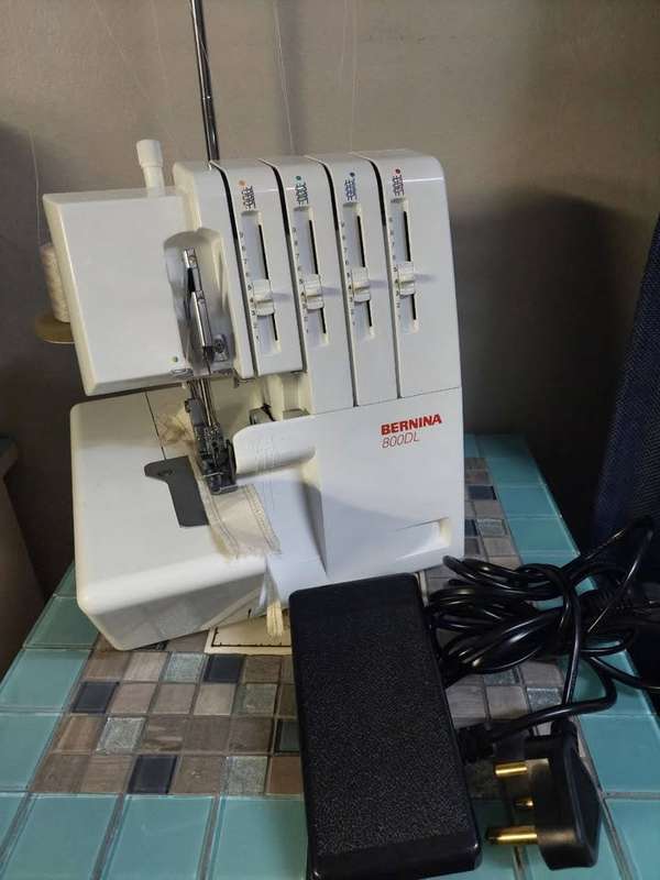 Bernina 800DL Overlocker