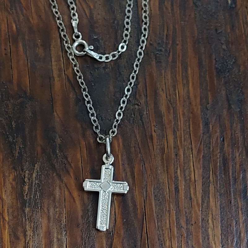 925 Sterling Silver Cross (28x15cm) pendant with chain
