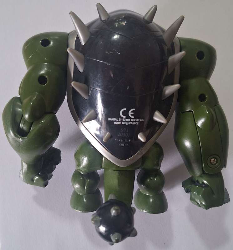 Ben 10 Humigousaur ( Missing  weapon)