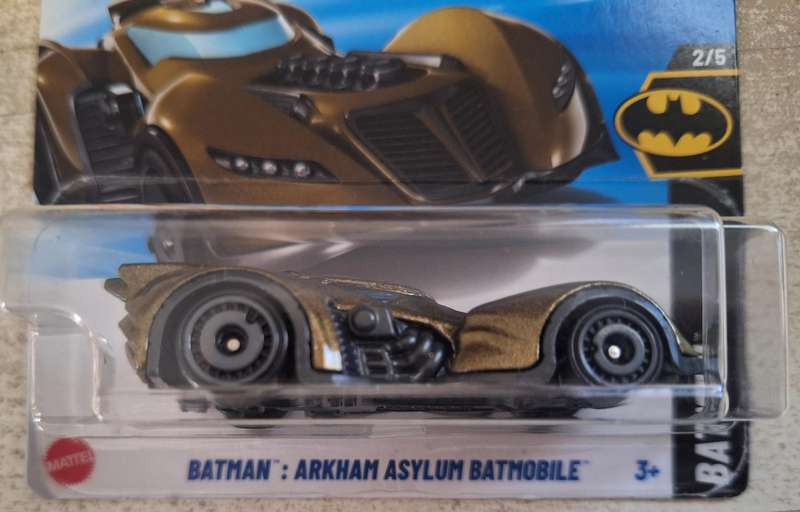 Hot Wheels Batman: Arkham Asylum Batmobile